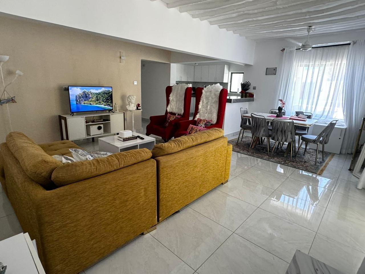 Hotel & Apartment